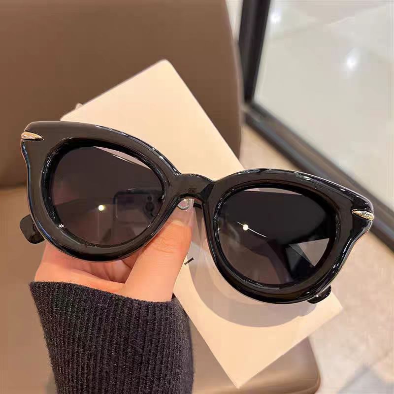 Fashionable and personalized sun protection sunglasses