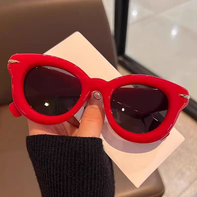 Fashionable and personalized sun protection sunglasses
